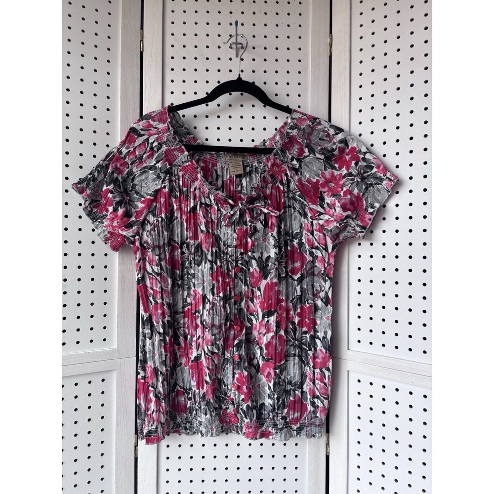 Art‎ and Soul Women's Lg Short SLV Smocked Floral Blouse Shirt Boho Red Black